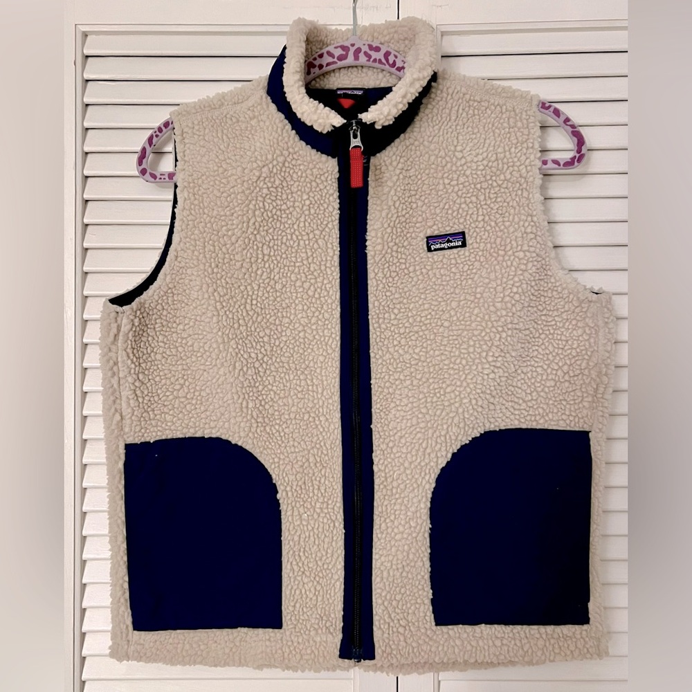 Boys Patagonia fleece vest, size XXL (16-18). Excellent condition.